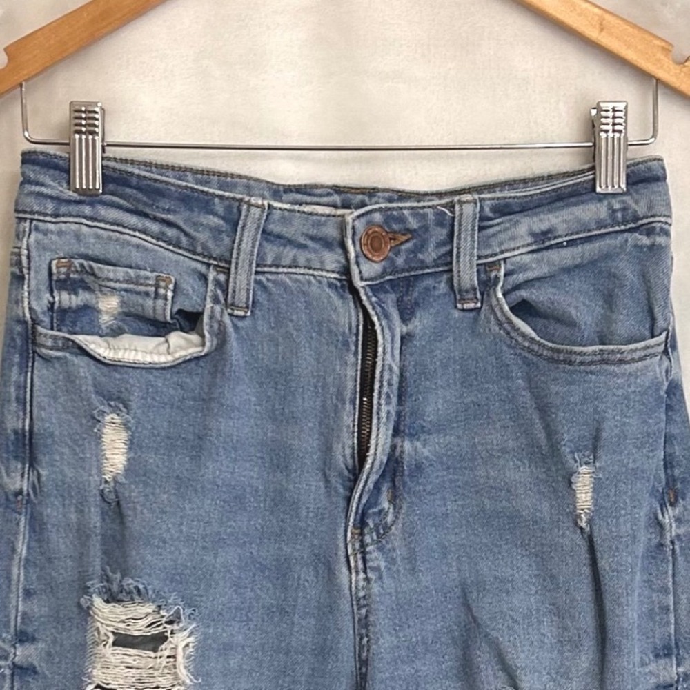 SO High-Rise Baggy Dad Jeans Womens 9 29W Medium Wash Distressed Shredded Blue - Picture 2 of 9